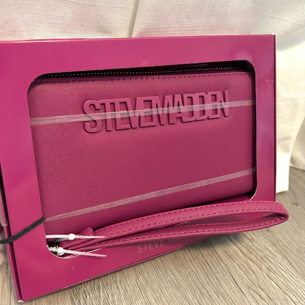 Steve Madden BZIPEEE Box Zip Wallet Wristlet-Dark Fuchsia Pink